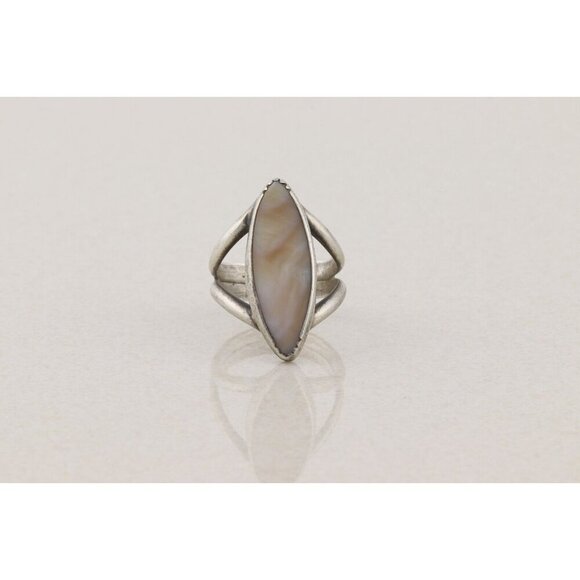 Sterling Silver Mother of Pearl Ring Size 6 - Picture 7 of 7